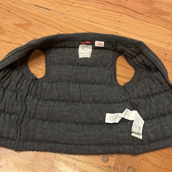 Zip up vest - Picture 3 of 5